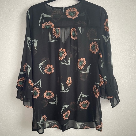 CAbi La Di Da Sheer Floral 3/4 Bell Sleeve Button Front Blouse size large EUC - Picture 7 of 10